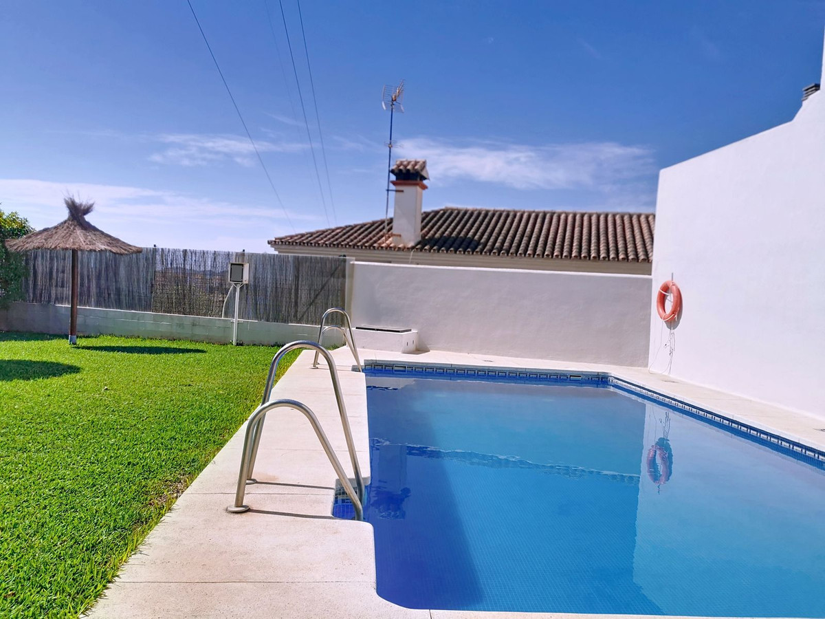 3 Bed Townhouse for sale in Fuengirola Costa Del Sol, Málaga, Spain
