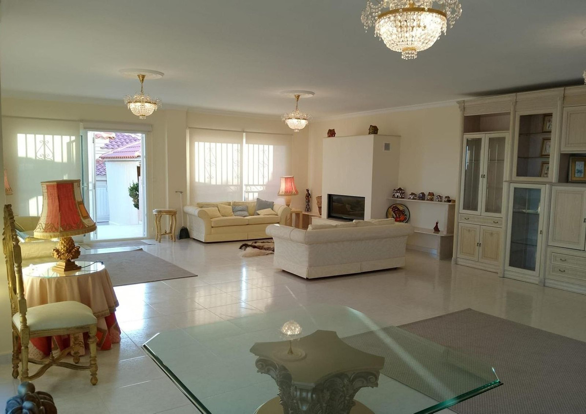 Se vende Villa - Chalet de 5 dormitorios en Costa Calida, Murcia, España