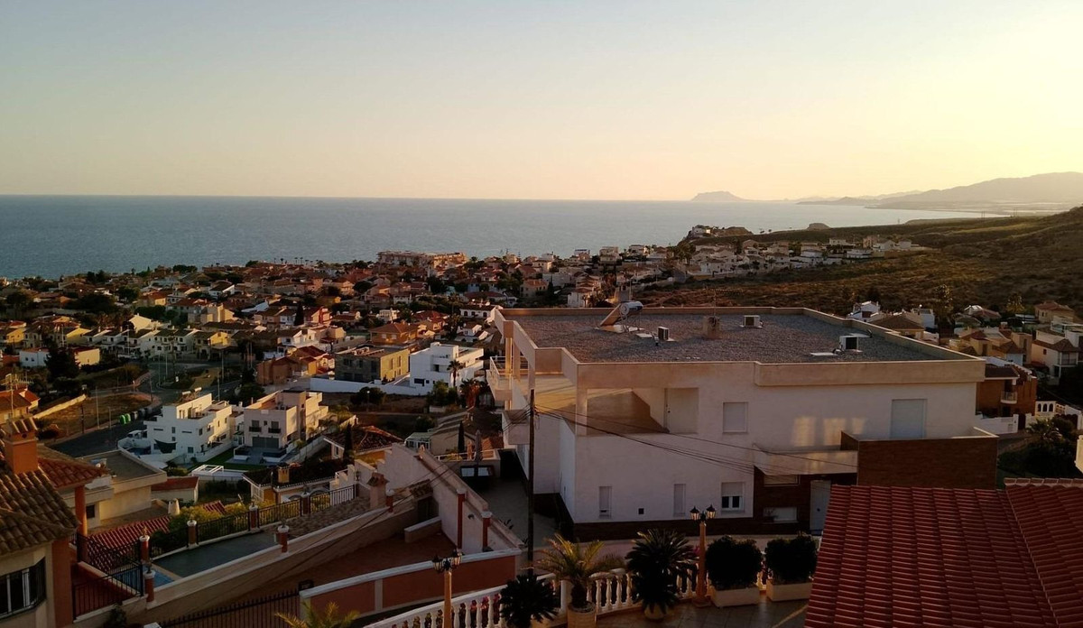 Se vende Villa - Chalet de 5 dormitorios en Costa Calida, Murcia, España