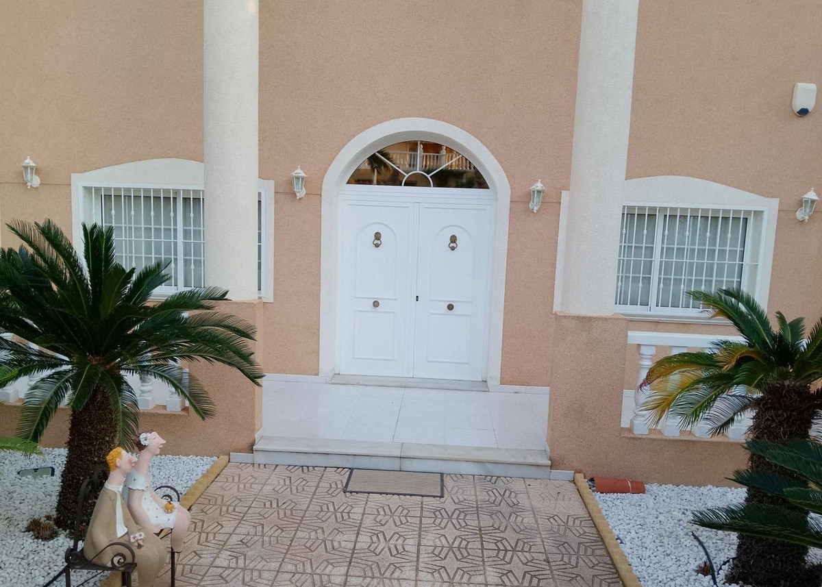 Se vende Villa - Chalet de 5 dormitorios en Costa Calida, Murcia, España