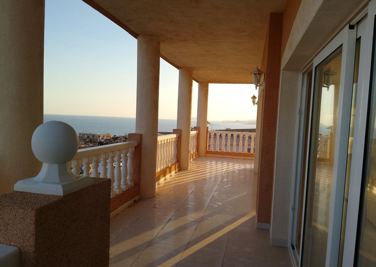 Se vende Villa - Chalet de 5 dormitorios en Costa Calida, Murcia, España