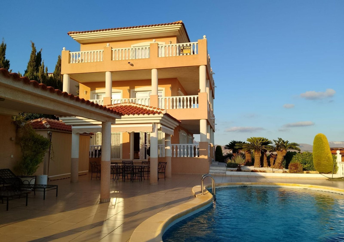 Se vende Villa - Chalet de 5 dormitorios en Costa Calida, Murcia, España