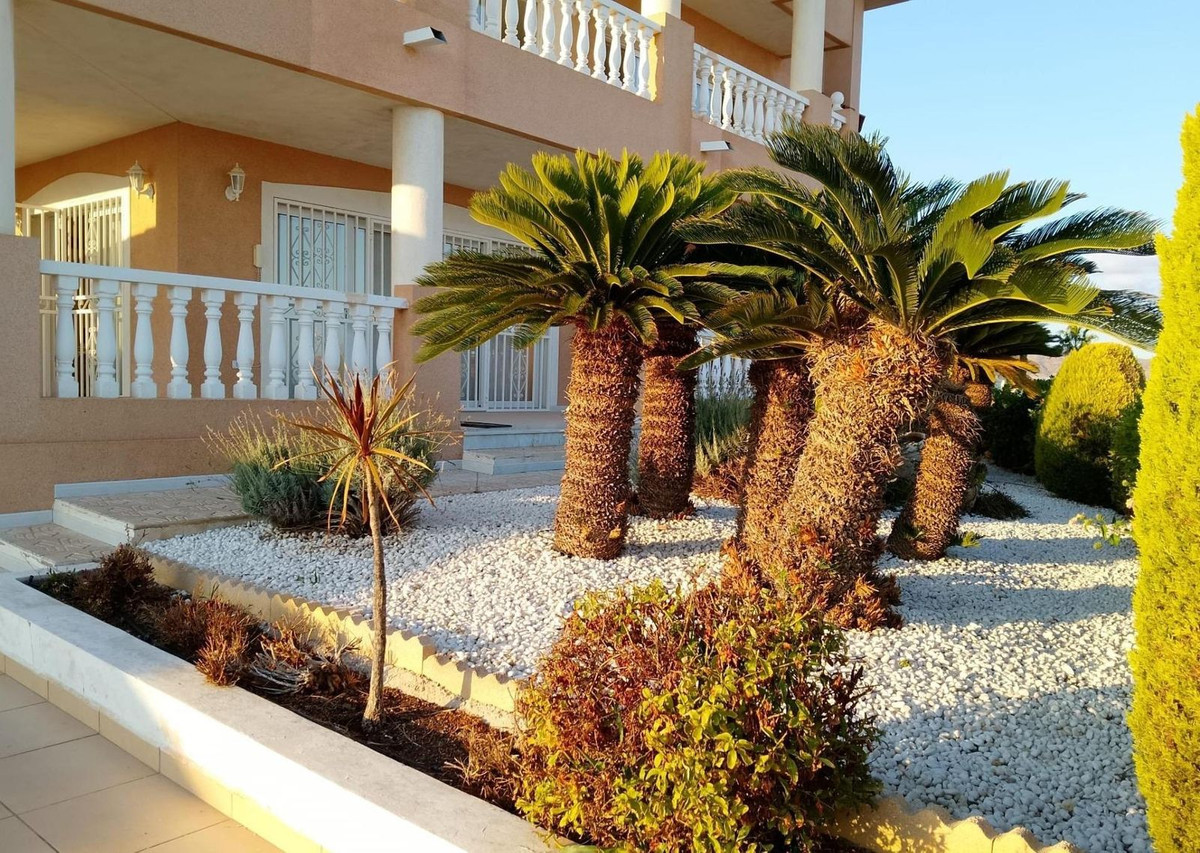 Se vende Villa - Chalet de 5 dormitorios en Costa Calida, Murcia, España