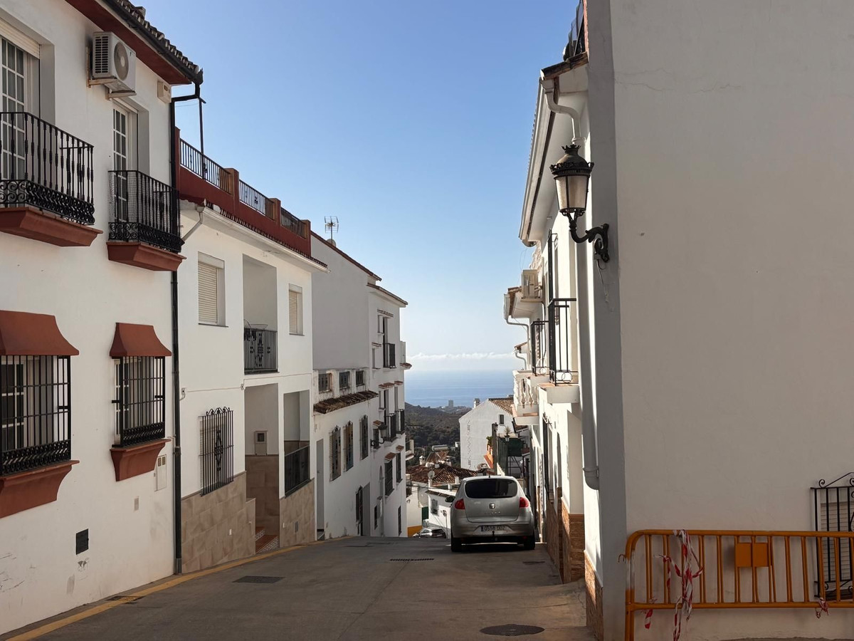 Se vende Apartamento Planta Media de 2 dormitorios en Costa Del Sol, Málaga, España