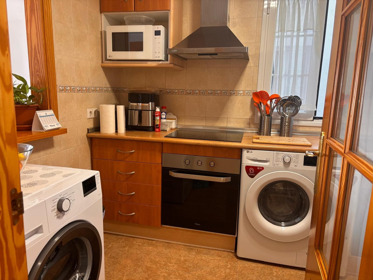 Se vende Apartamento Planta Media de 2 dormitorios en Costa Del Sol, Málaga, España