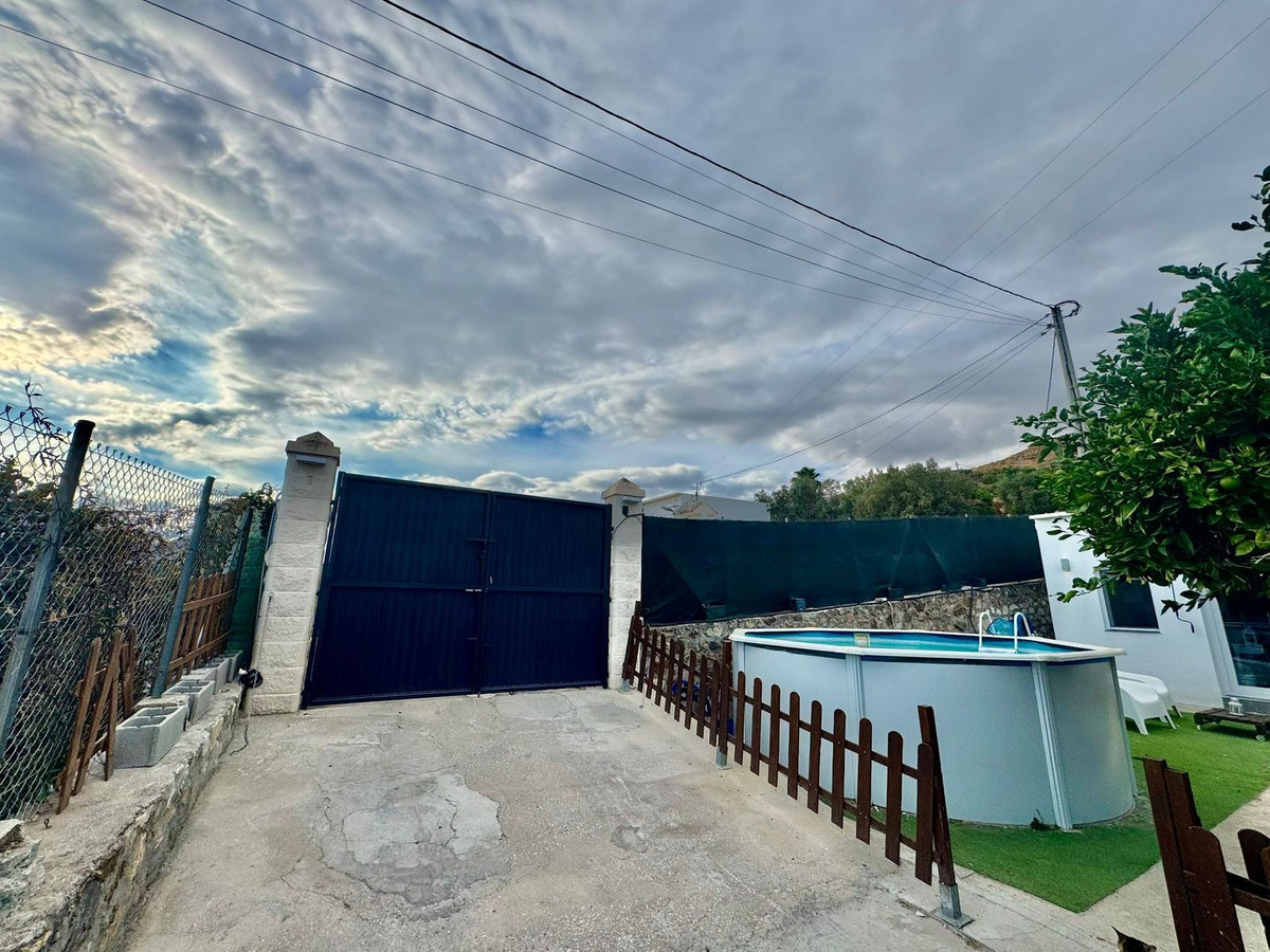 3 Bed Townhouse for sale in Valtocado Costa Del Sol, Málaga, Spain