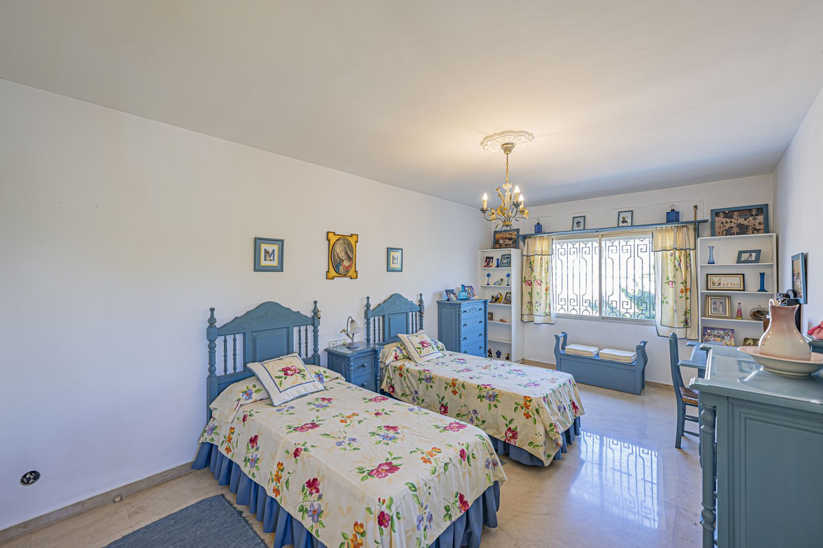 4 Bed Townhouse for sale in Marbella Costa Del Sol, Málaga, Spain