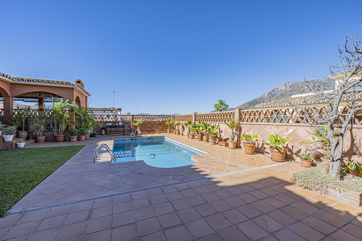 4 Bed Townhouse for sale in Marbella Costa Del Sol, Málaga, Spain