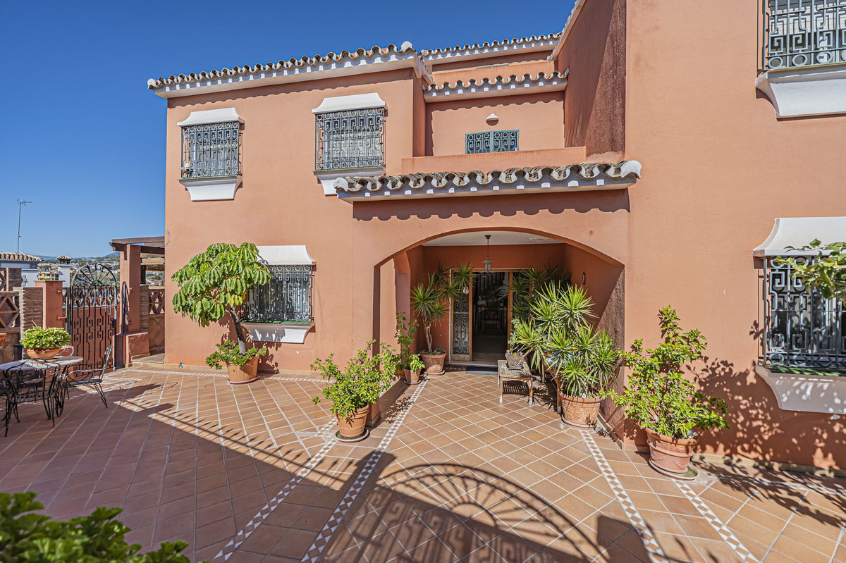 4 Bed Townhouse for sale in Marbella Costa Del Sol, Málaga, Spain