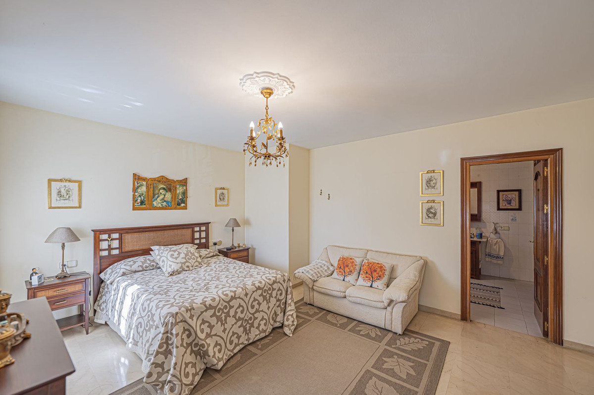 4 Bed Townhouse for sale in Marbella Costa Del Sol, Málaga, Spain