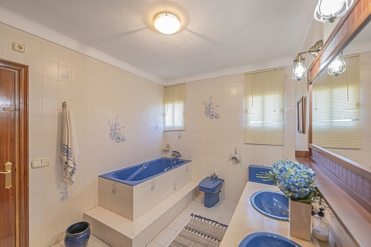 4 Bed Townhouse for sale in Marbella Costa Del Sol, Málaga, Spain