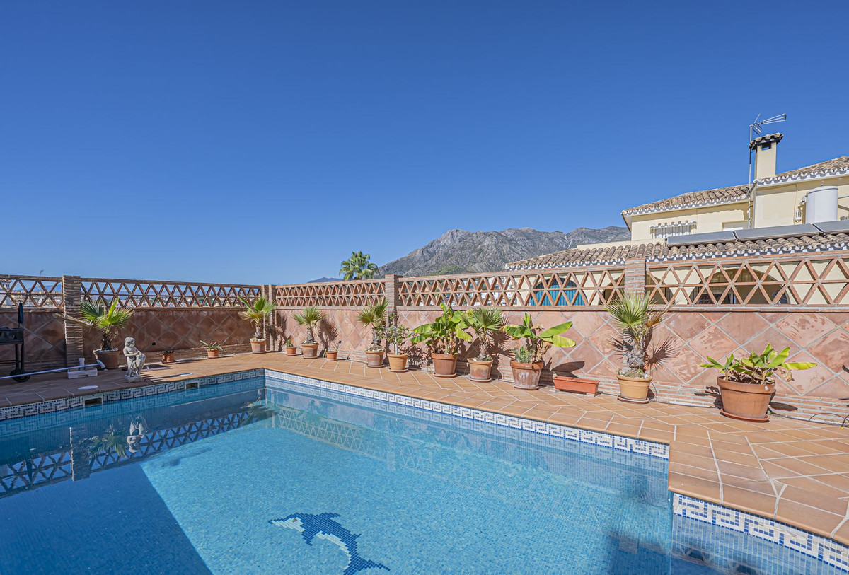 4 Bed Townhouse for sale in Marbella Costa Del Sol, Málaga, Spain