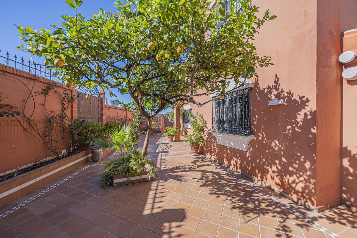 4 Bed Townhouse for sale in Marbella Costa Del Sol, Málaga, Spain