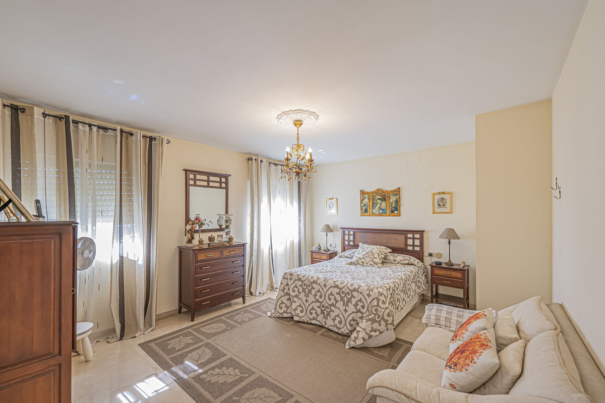 4 Bed Townhouse for sale in Marbella Costa Del Sol, Málaga, Spain