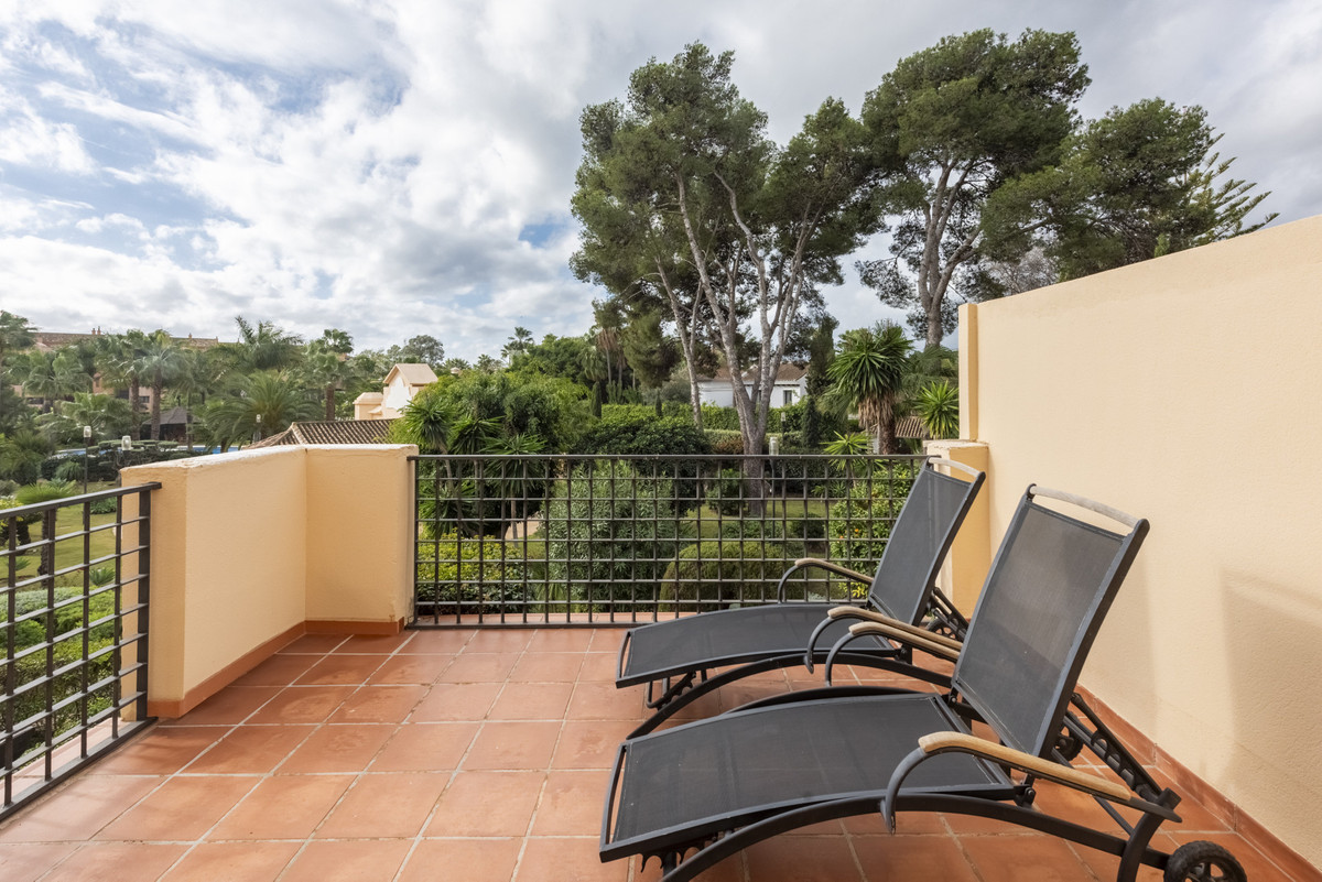 2 Bed Apartment for sale in Puerto Banús Costa Del Sol, Málaga, Spain