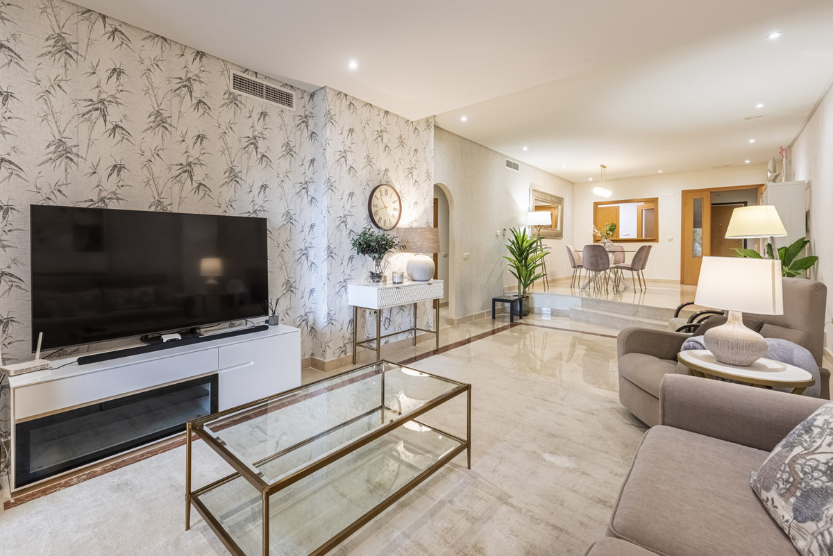 2 Bed Apartment for sale in Puerto Banús Costa Del Sol, Málaga, Spain