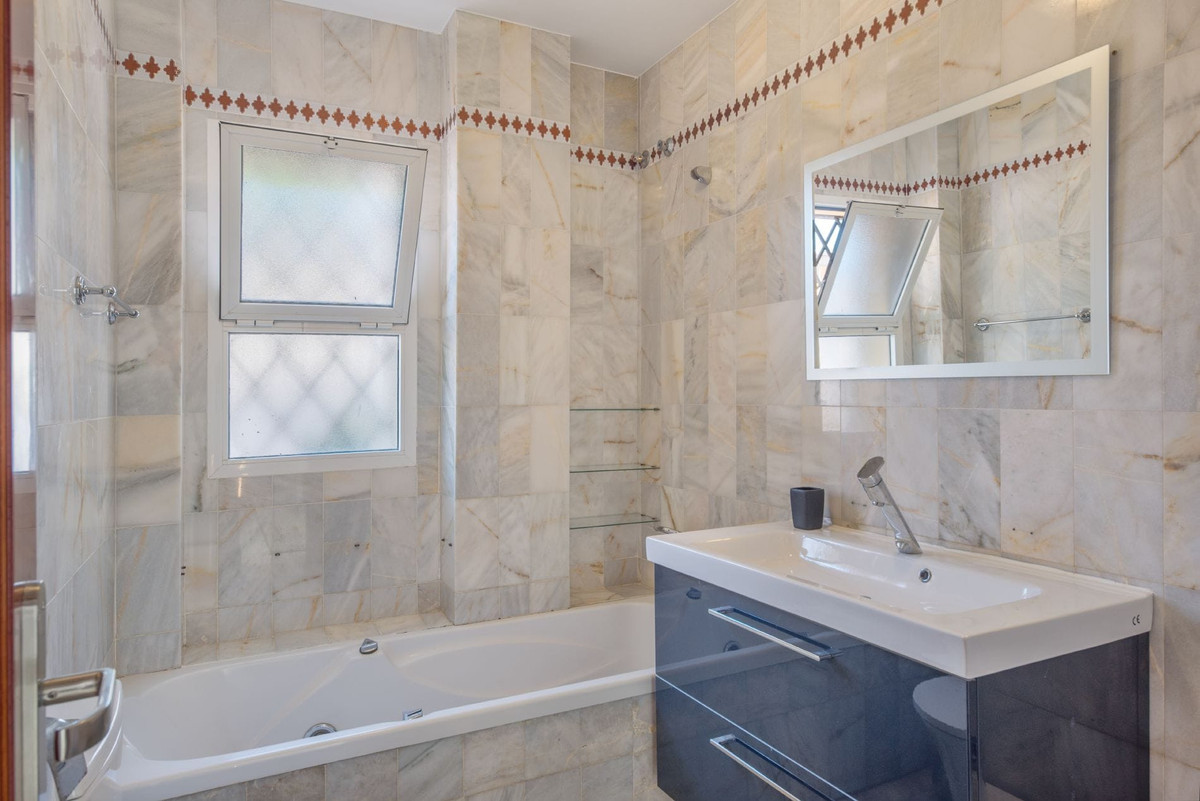 10 Bed Townhouse for sale in Hacienda Las Chapas Costa Del Sol, Málaga, Spain