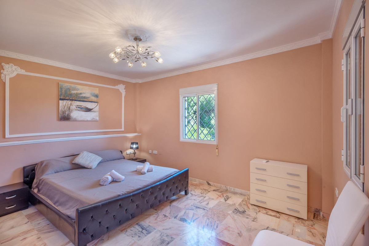 10 Bed Townhouse for sale in Hacienda Las Chapas Costa Del Sol, Málaga, Spain