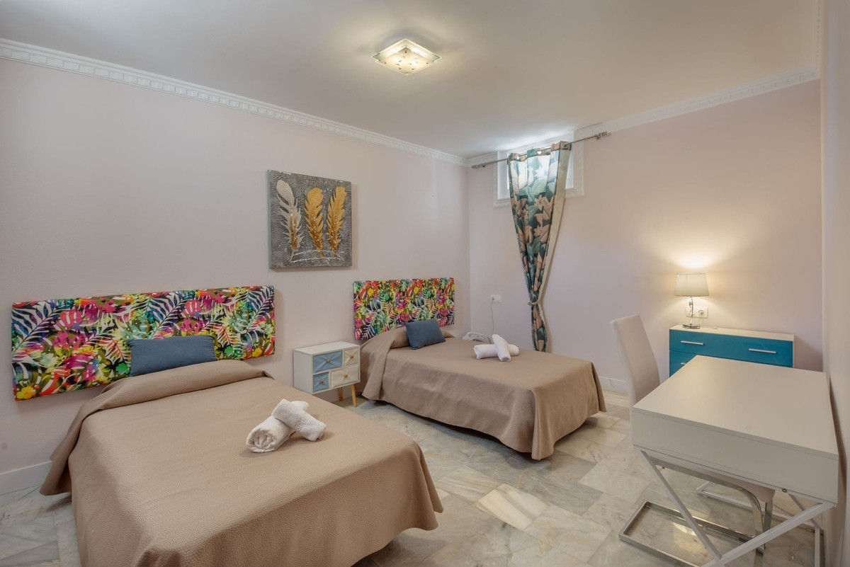 10 Bed Townhouse for sale in Hacienda Las Chapas Costa Del Sol, Málaga, Spain