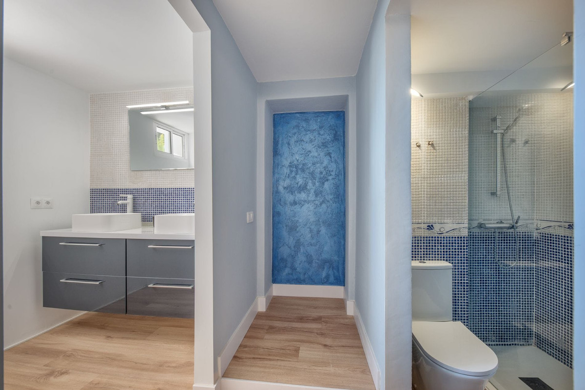 10 Bed Townhouse for sale in Hacienda Las Chapas Costa Del Sol, Málaga, Spain