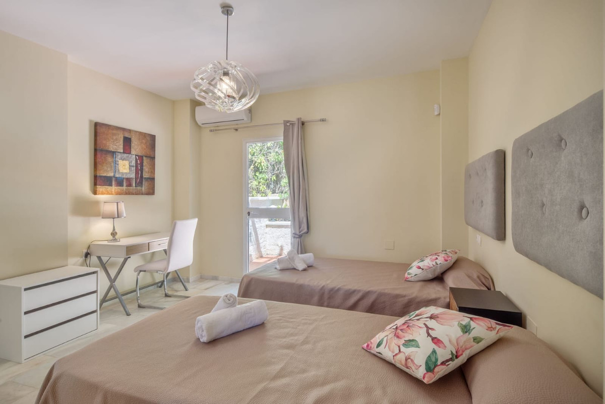10 Bed Townhouse for sale in Hacienda Las Chapas Costa Del Sol, Málaga, Spain
