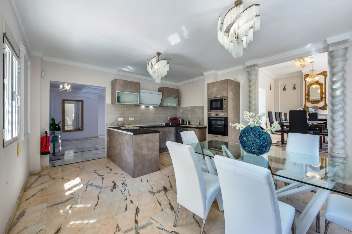 10 Bed Townhouse for sale in Hacienda Las Chapas Costa Del Sol, Málaga, Spain