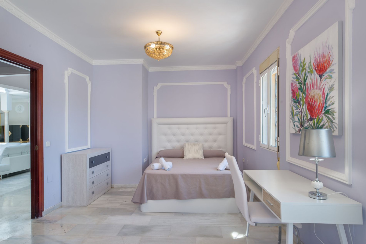 10 Bed Townhouse for sale in Hacienda Las Chapas Costa Del Sol, Málaga, Spain