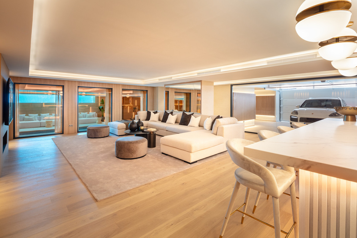 Se vende Villa - Chalet de 6 dormitorios en Costa Del Sol, Málaga, España