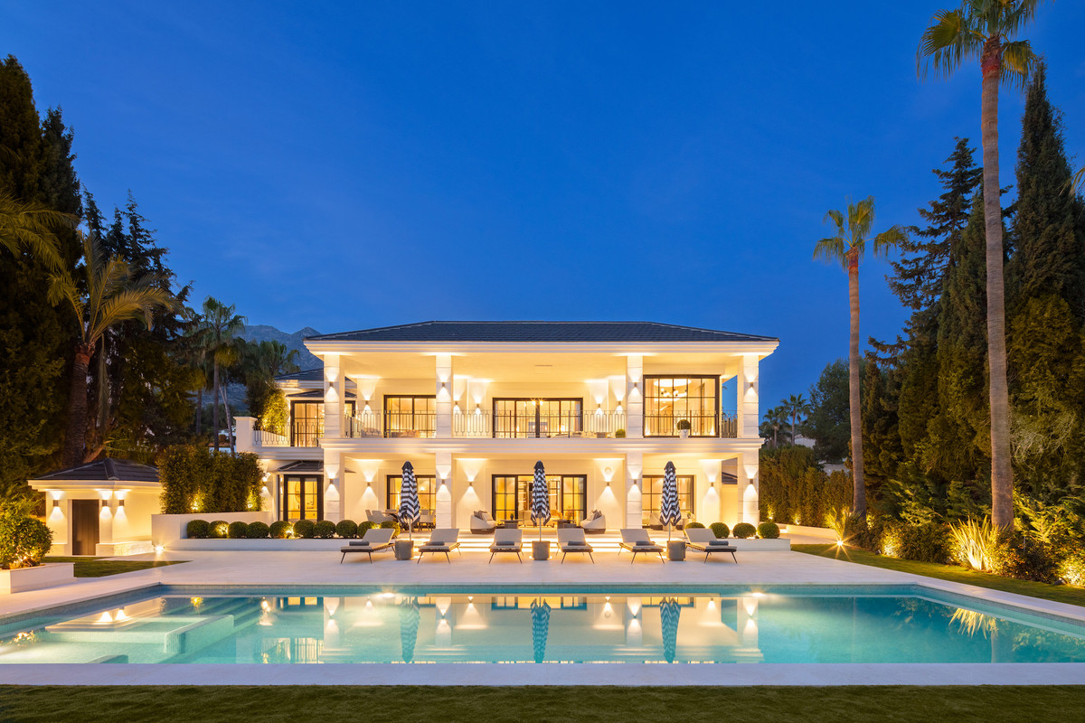 Se vende Villa - Chalet de 6 dormitorios en Costa Del Sol, Málaga, España