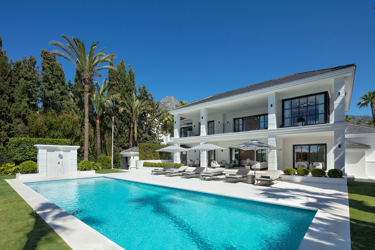 Se vende Villa - Chalet de 6 dormitorios en Costa Del Sol, Málaga, España