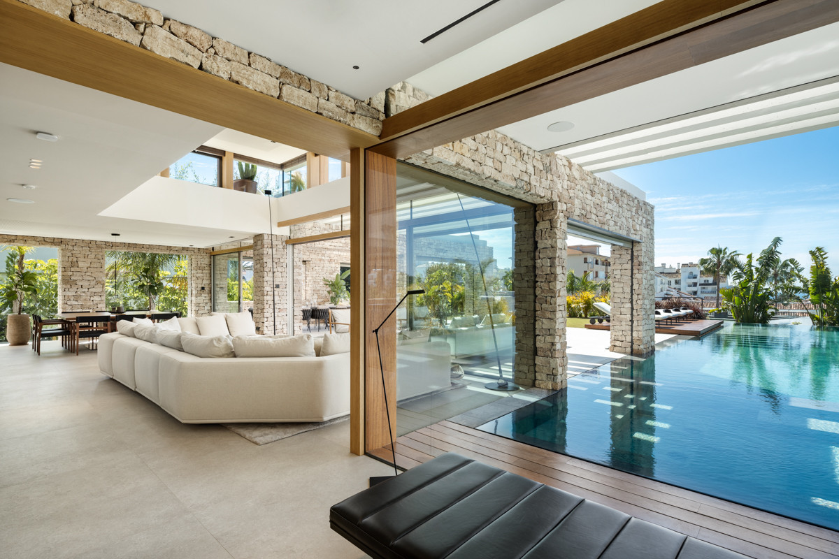 Se vende Villa - Chalet de 5 dormitorios en Costa Del Sol, Málaga, España
