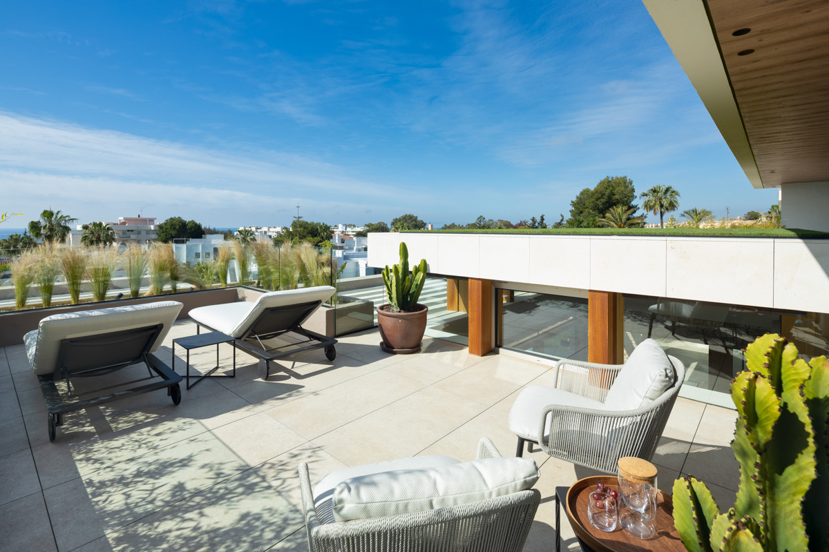 Se vende Villa - Chalet de 5 dormitorios en Costa Del Sol, Málaga, España