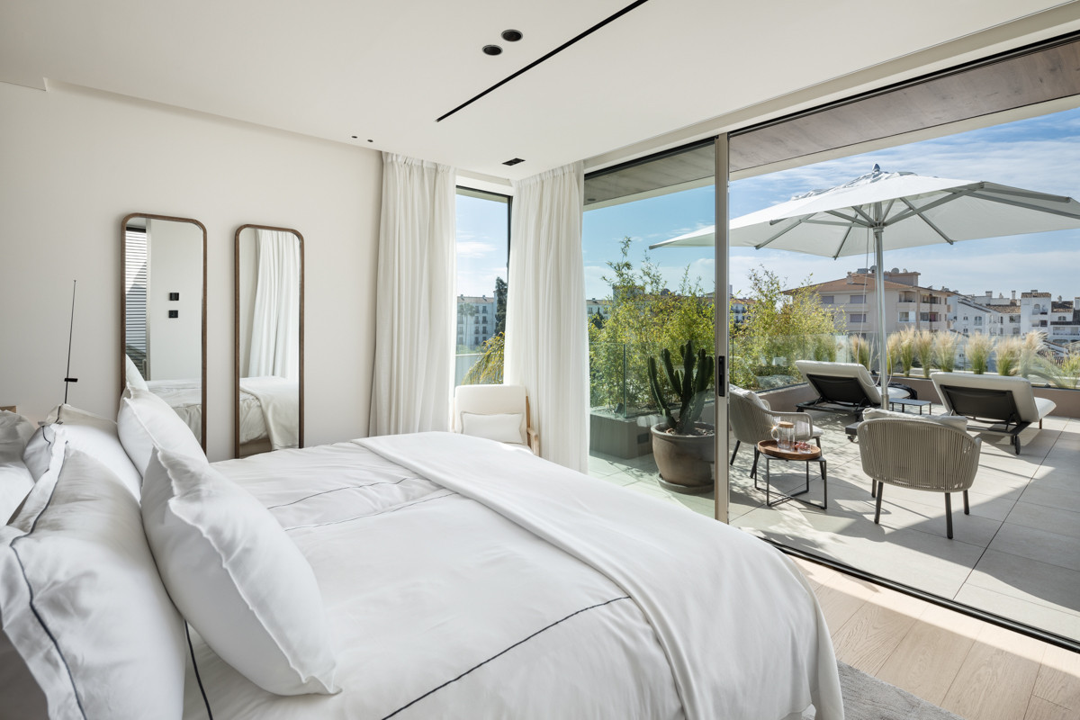 Se vende Villa - Chalet de 5 dormitorios en Costa Del Sol, Málaga, España