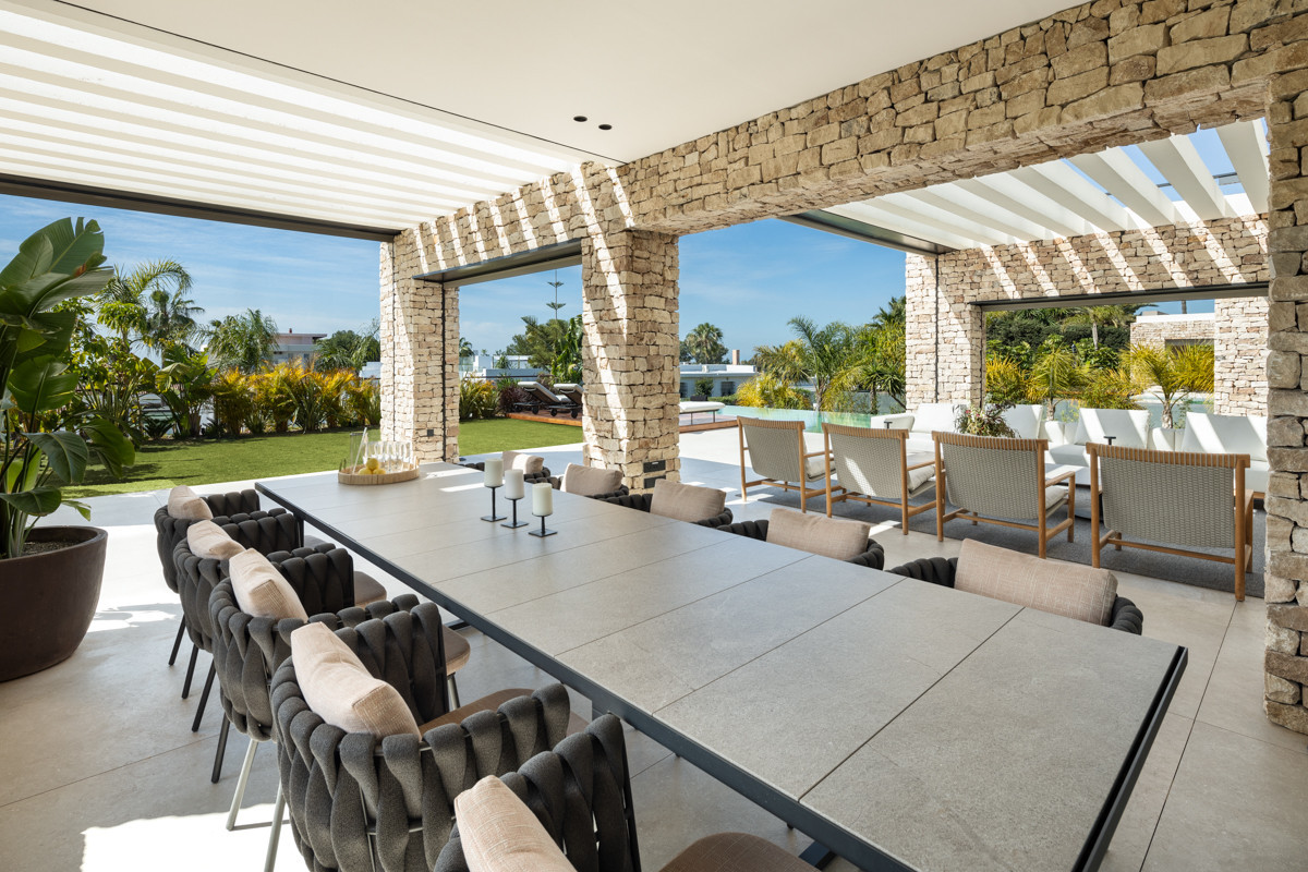 Se vende Villa - Chalet de 5 dormitorios en Costa Del Sol, Málaga, España