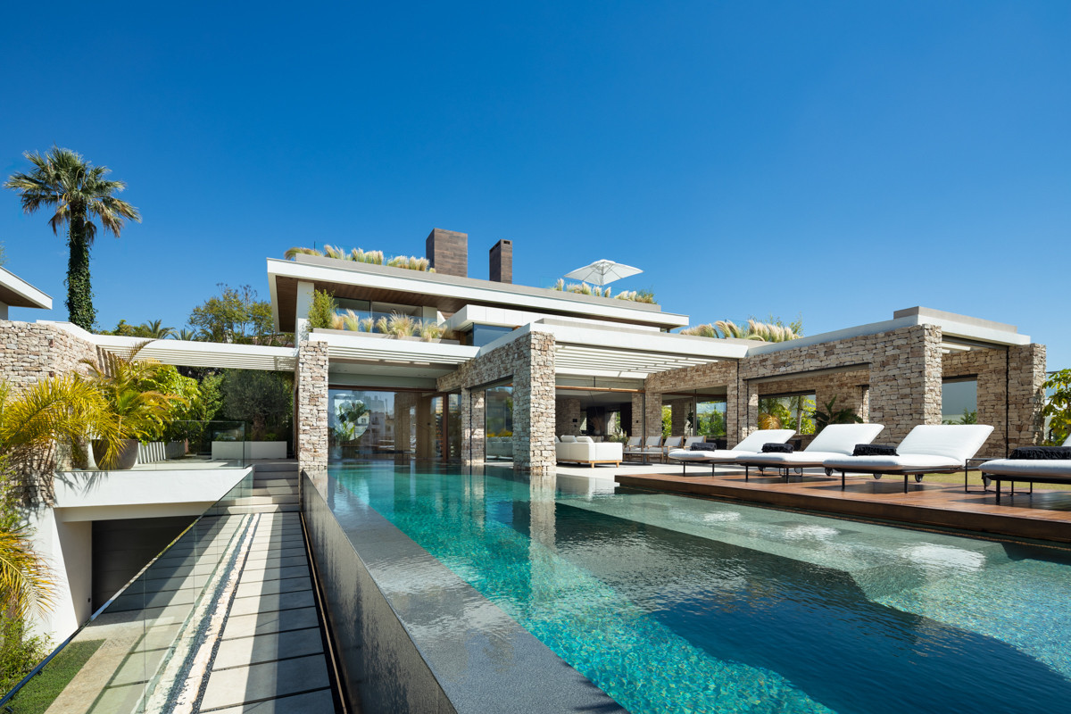 Se vende Villa - Chalet de 5 dormitorios en Costa Del Sol, Málaga, España