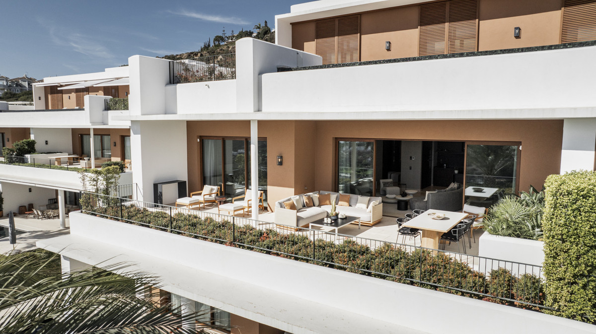 3 Bed Apartment for sale in Casares Costa Del Sol, Málaga, Spain
