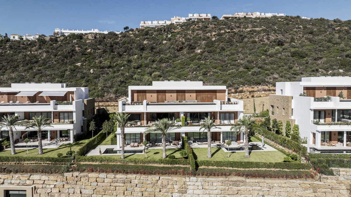 3 Bed Apartment for sale in Casares Costa Del Sol, Málaga, Spain