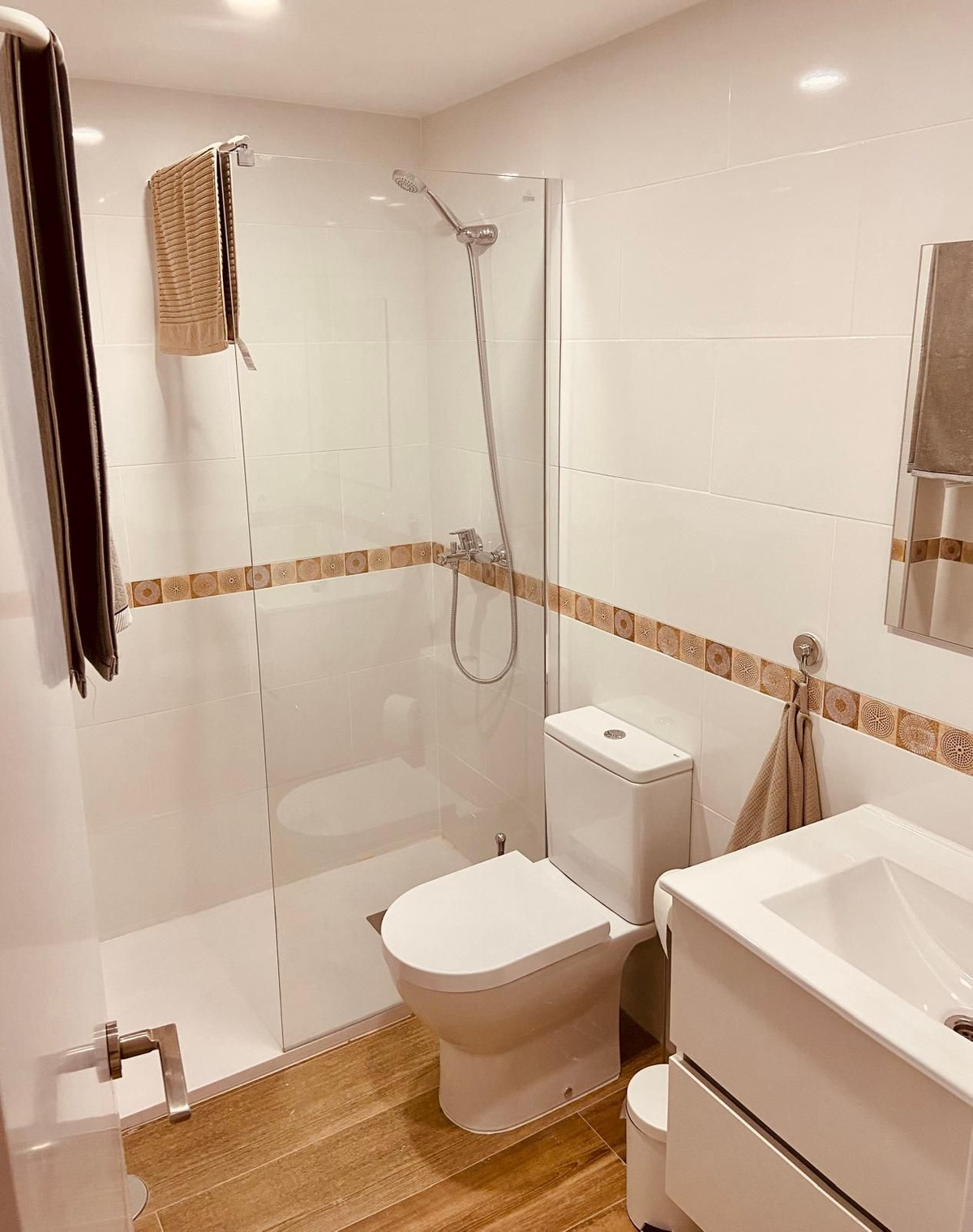 2 Bed Apartment for sale in Fuengirola Costa Del Sol, Málaga, Spain