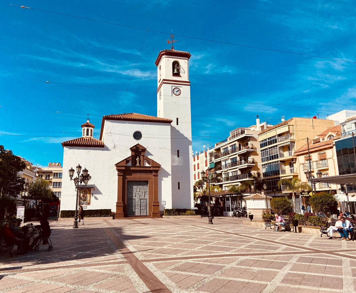 2 Bed Apartment for sale in Fuengirola Costa Del Sol, Málaga, Spain