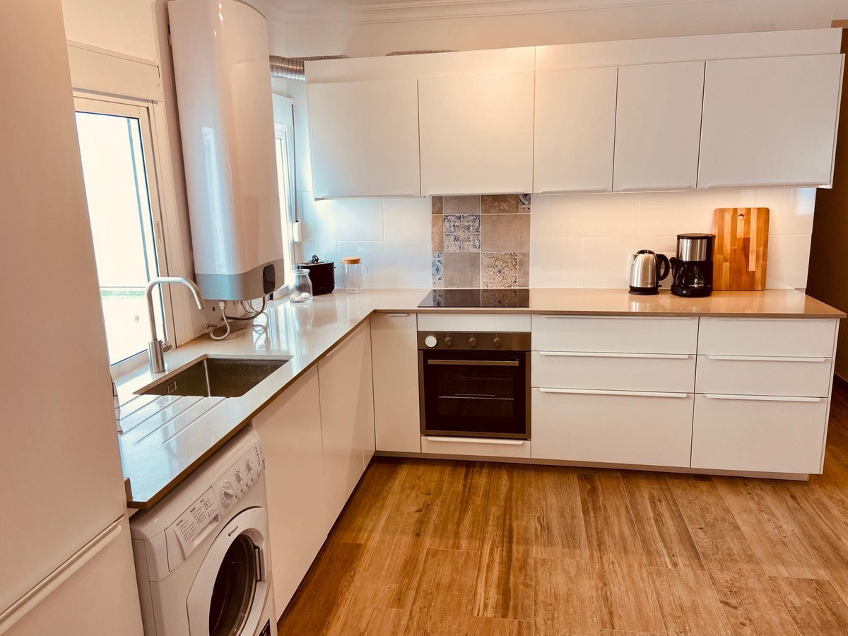 2 Bed Apartment for sale in Fuengirola Costa Del Sol, Málaga, Spain