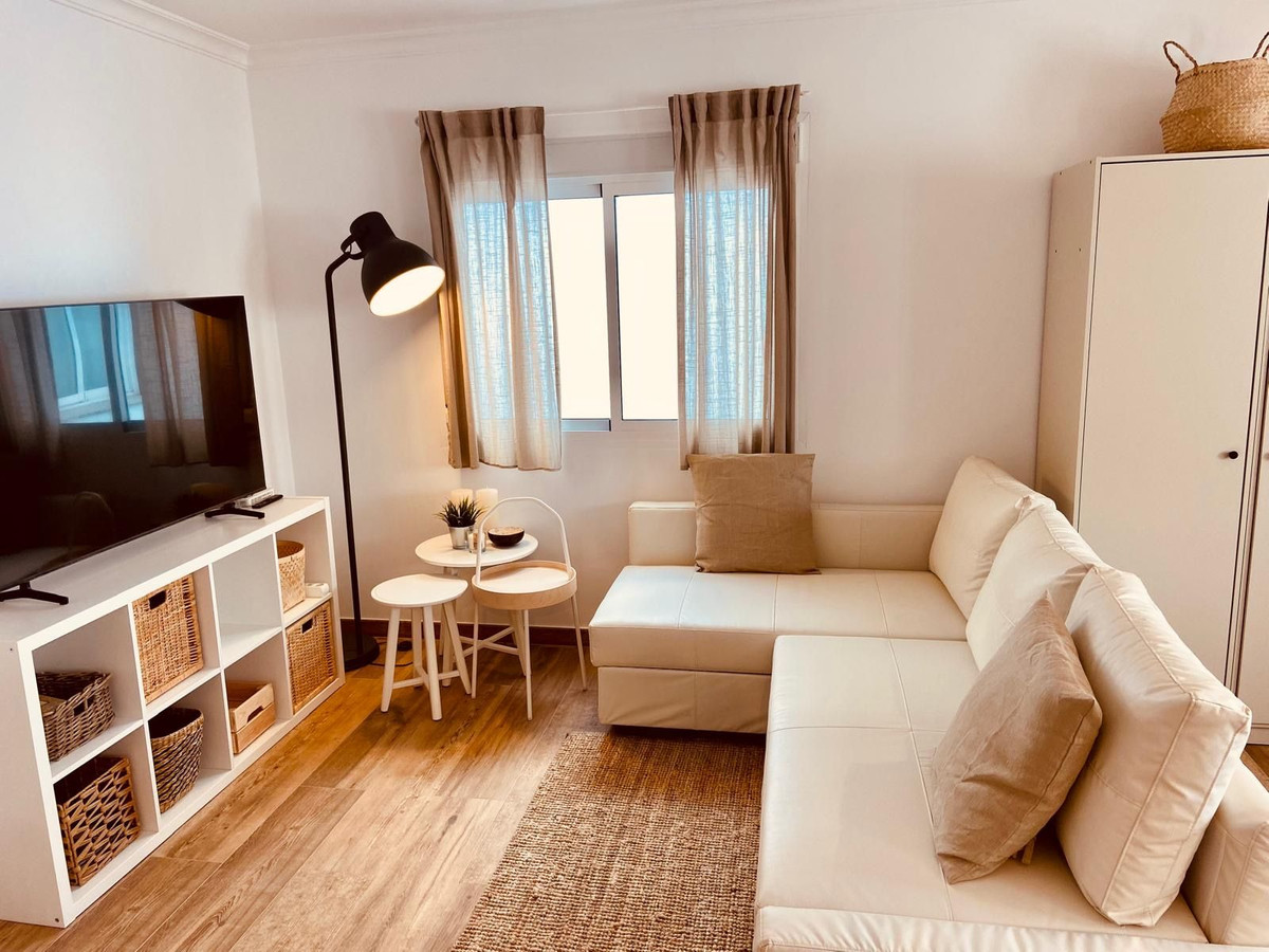 2 Bed Apartment for sale in Fuengirola Costa Del Sol, Málaga, Spain