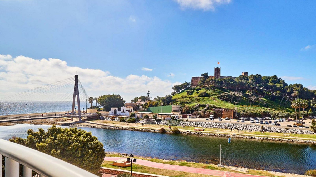 3 Bed Apartment for sale in Fuengirola Costa Del Sol, Málaga, Spain