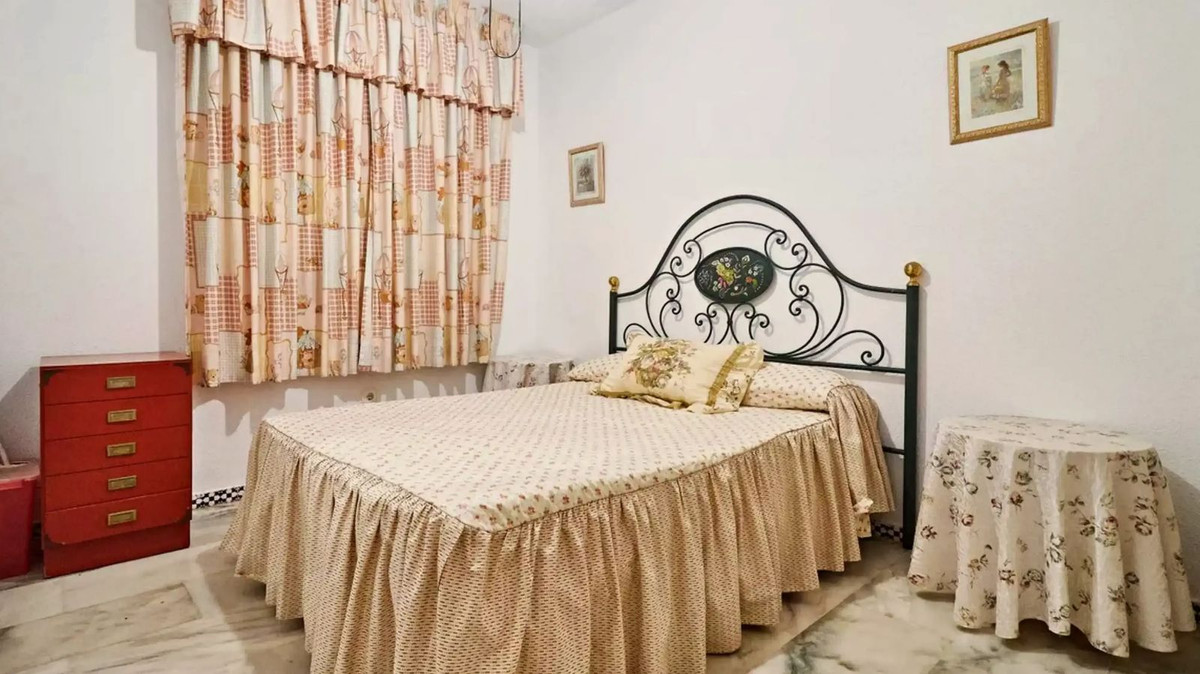 3 Bed Apartment for sale in Fuengirola Costa Del Sol, Málaga, Spain