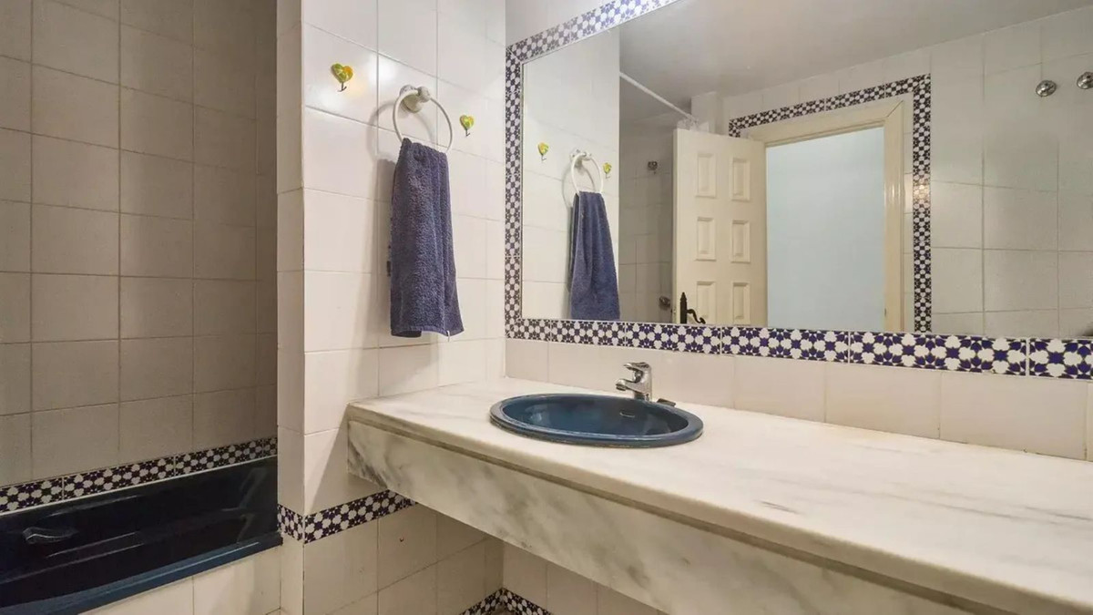 3 Bed Apartment for sale in Fuengirola Costa Del Sol, Málaga, Spain