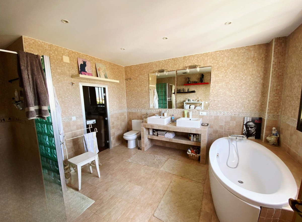7 Bed Townhouse for sale in Marbella Costa Del Sol, Málaga, Spain