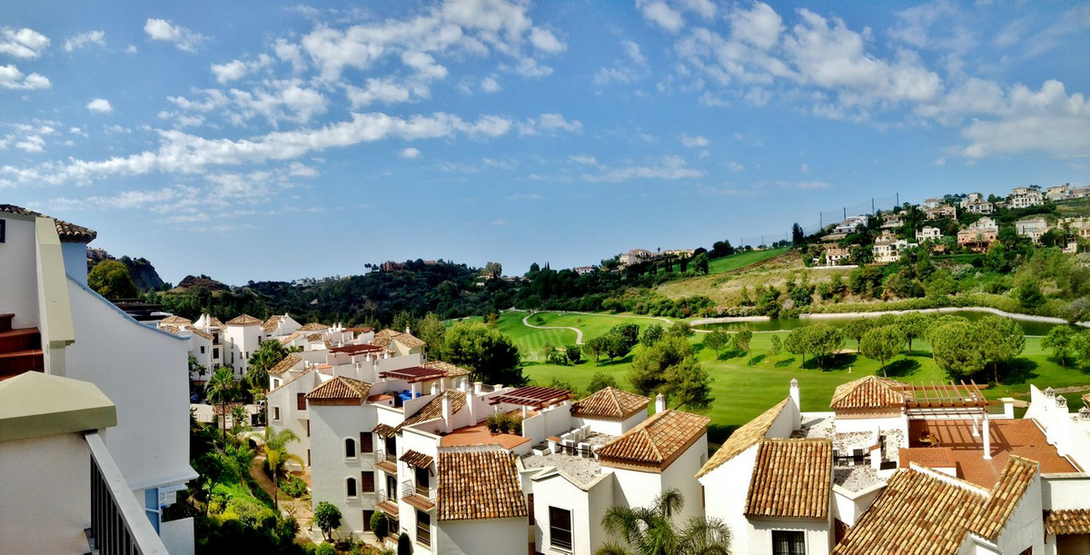 3 Bed Apartment for sale in Los Arqueros Costa Del Sol, Málaga, Spain