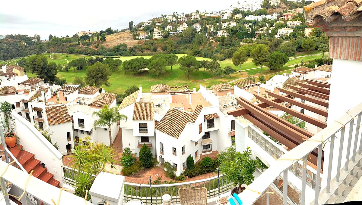 3 Bed Apartment for sale in Los Arqueros Costa Del Sol, Málaga, Spain