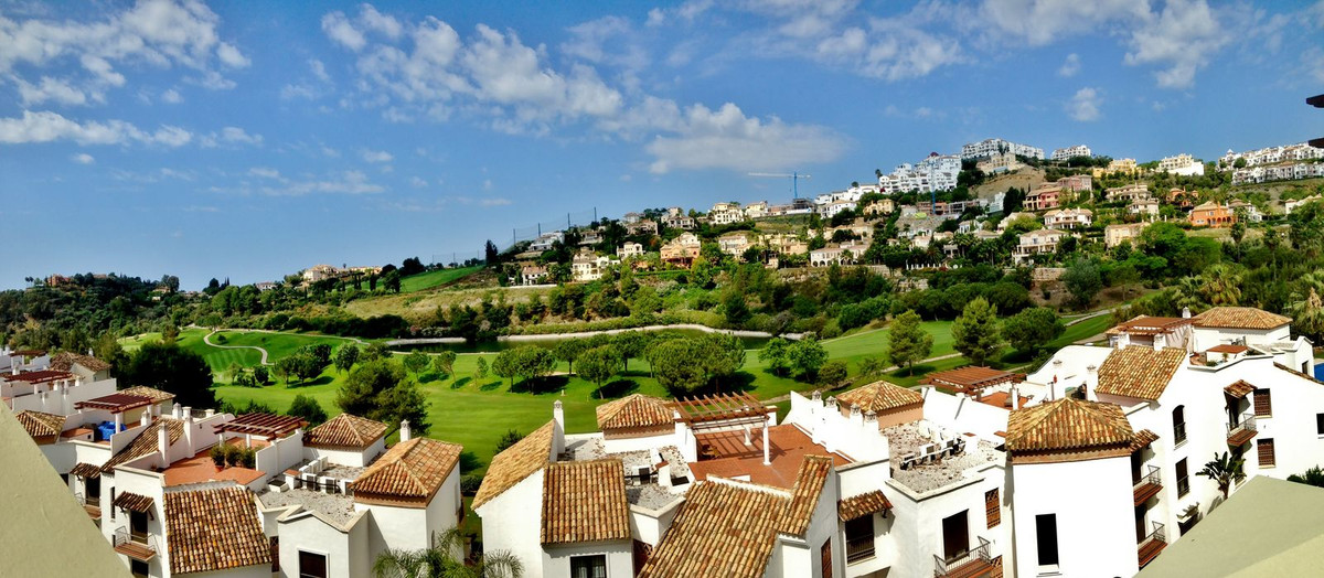 3 Bed Apartment for sale in Los Arqueros Costa Del Sol, Málaga, Spain
