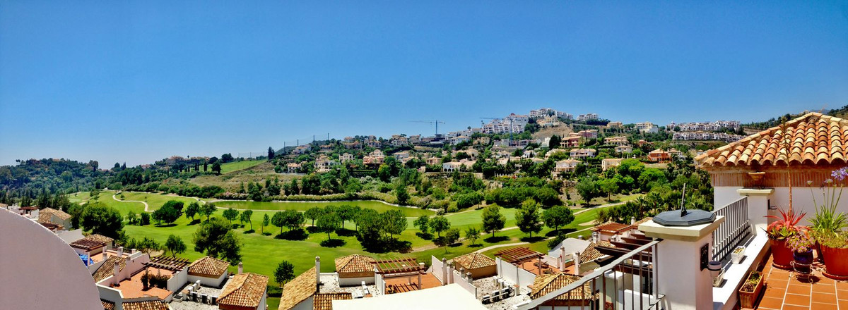 3 Bed Apartment for sale in Los Arqueros Costa Del Sol, Málaga, Spain