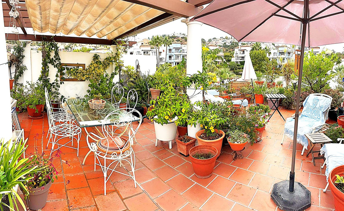 3 Bed Apartment for sale in Los Arqueros Costa Del Sol, Málaga, Spain